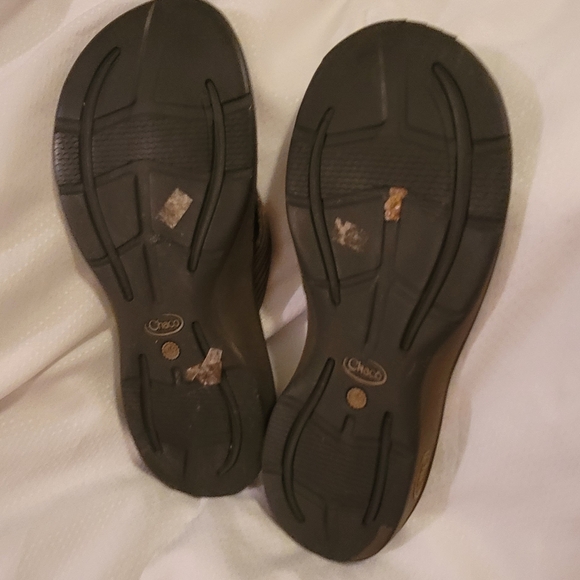 Mens size 10 Chaco flip flops - Picture 5 of 5